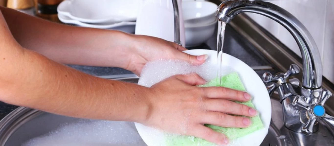 Το 88% των υγρών απορρυπαντικών για τα πιάτα είναι καρκινογόνα - Έτσι θα καταλάβετε ποια είναι ακίνδυνα